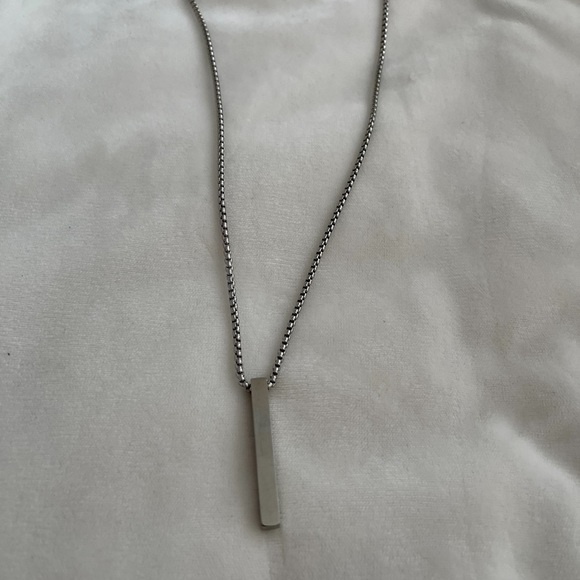 Bar Necklace in grey - Picture 3 of 3